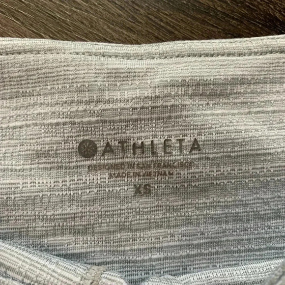 Athleta High Rise Jacquard Mesh Chat to Town Capri Leggings size XS - Picture 3 of 8